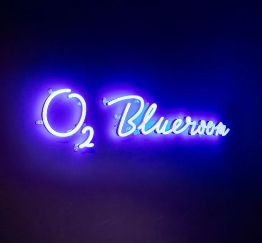 O2 Blueroom neon sign